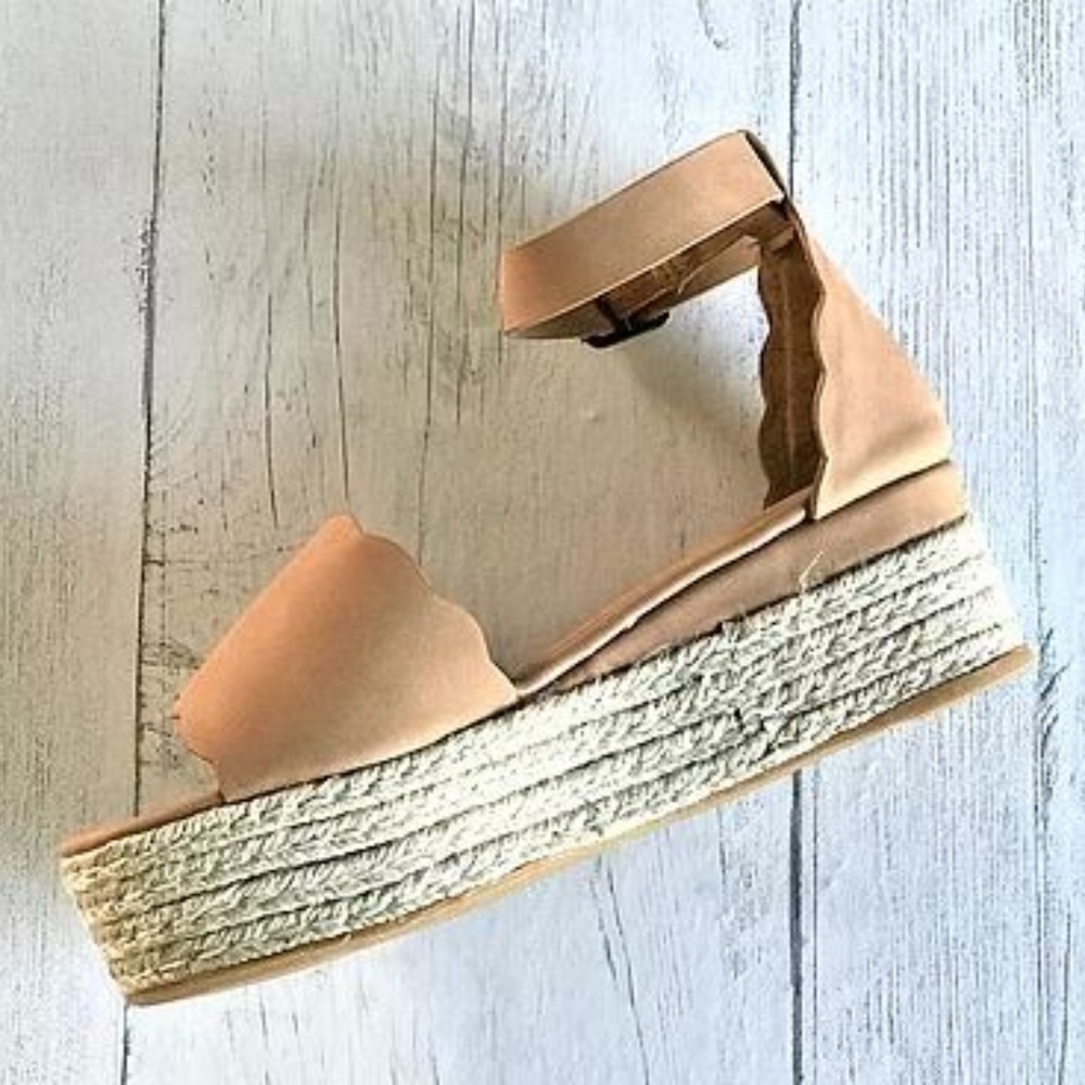 Women's Scallop Edge Espadrille Platform Sandal